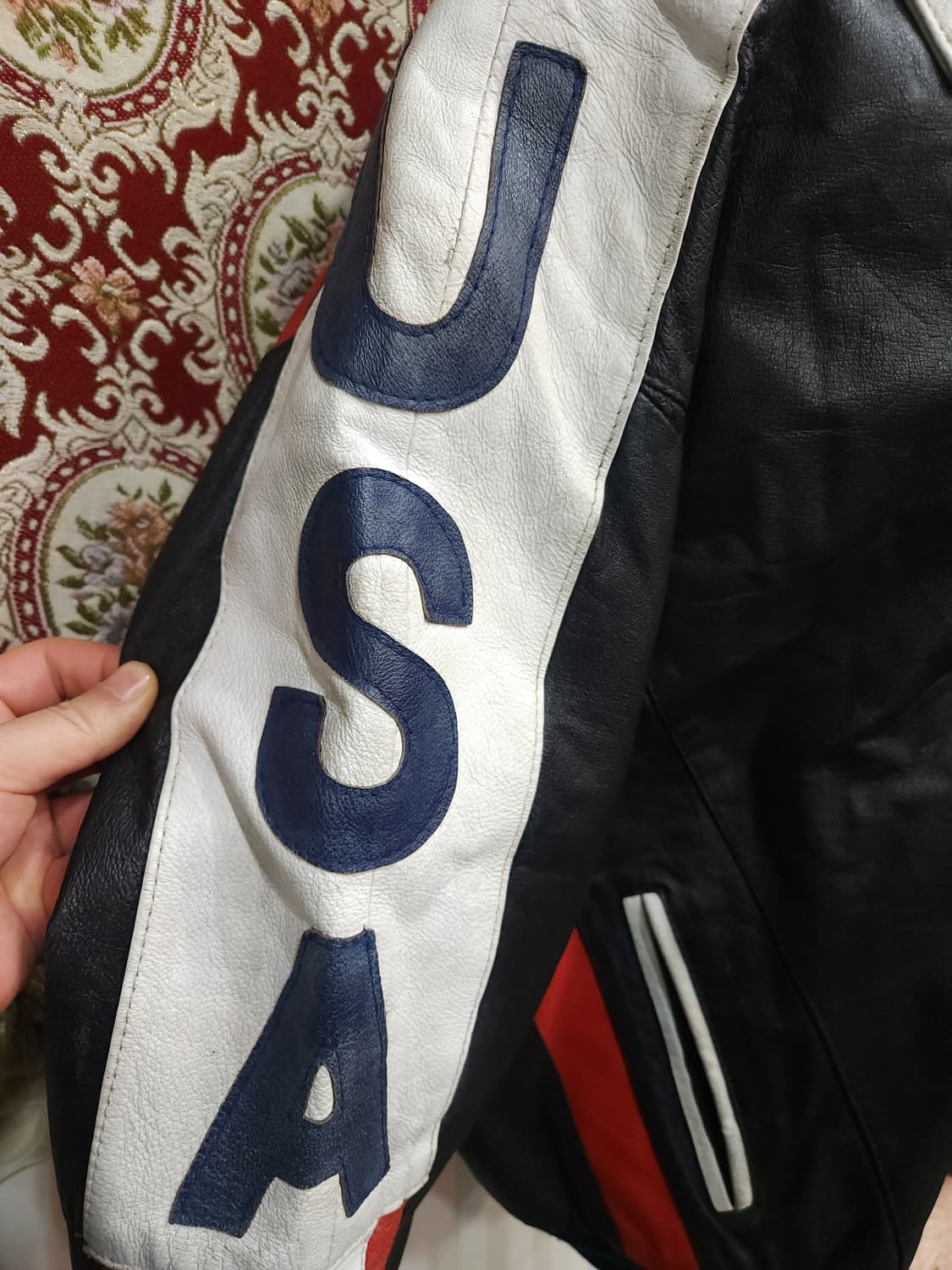 휴먼비잉 usa 플래그 가죽 자켓

 상품이미지2