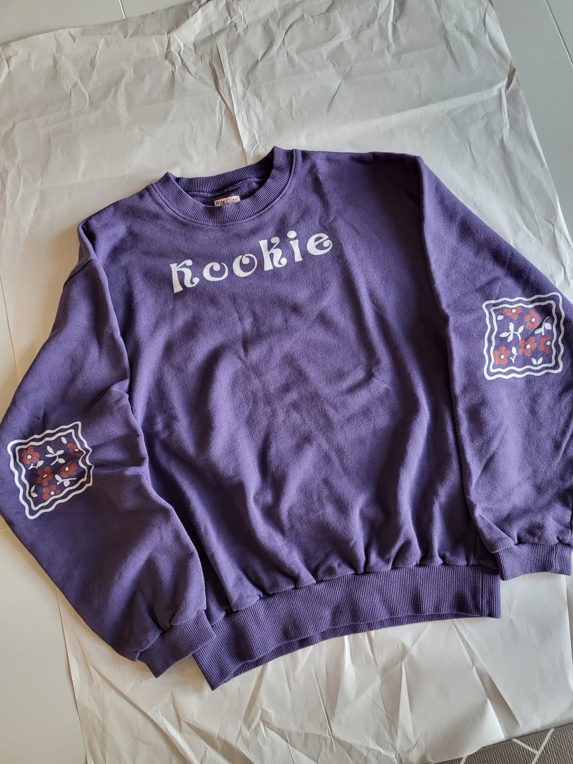 3] 캐피탈 30플리스 크루 스웨트셔츠 쿠키 패치 퍼플 상품이미지4