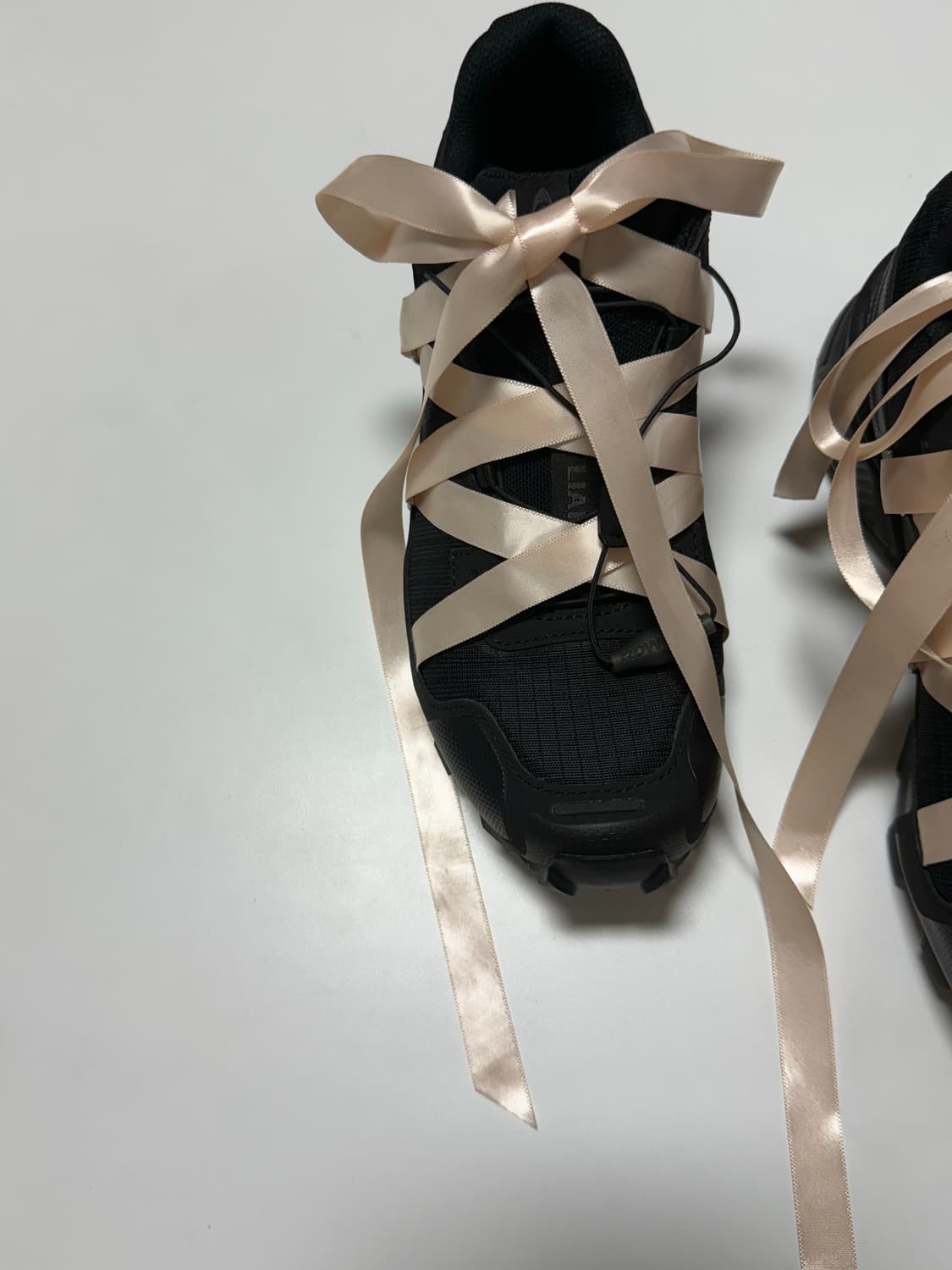 살로몬 X 샌디 리앙 스피드크로스 3 리본 스니커즈 상품이미지2