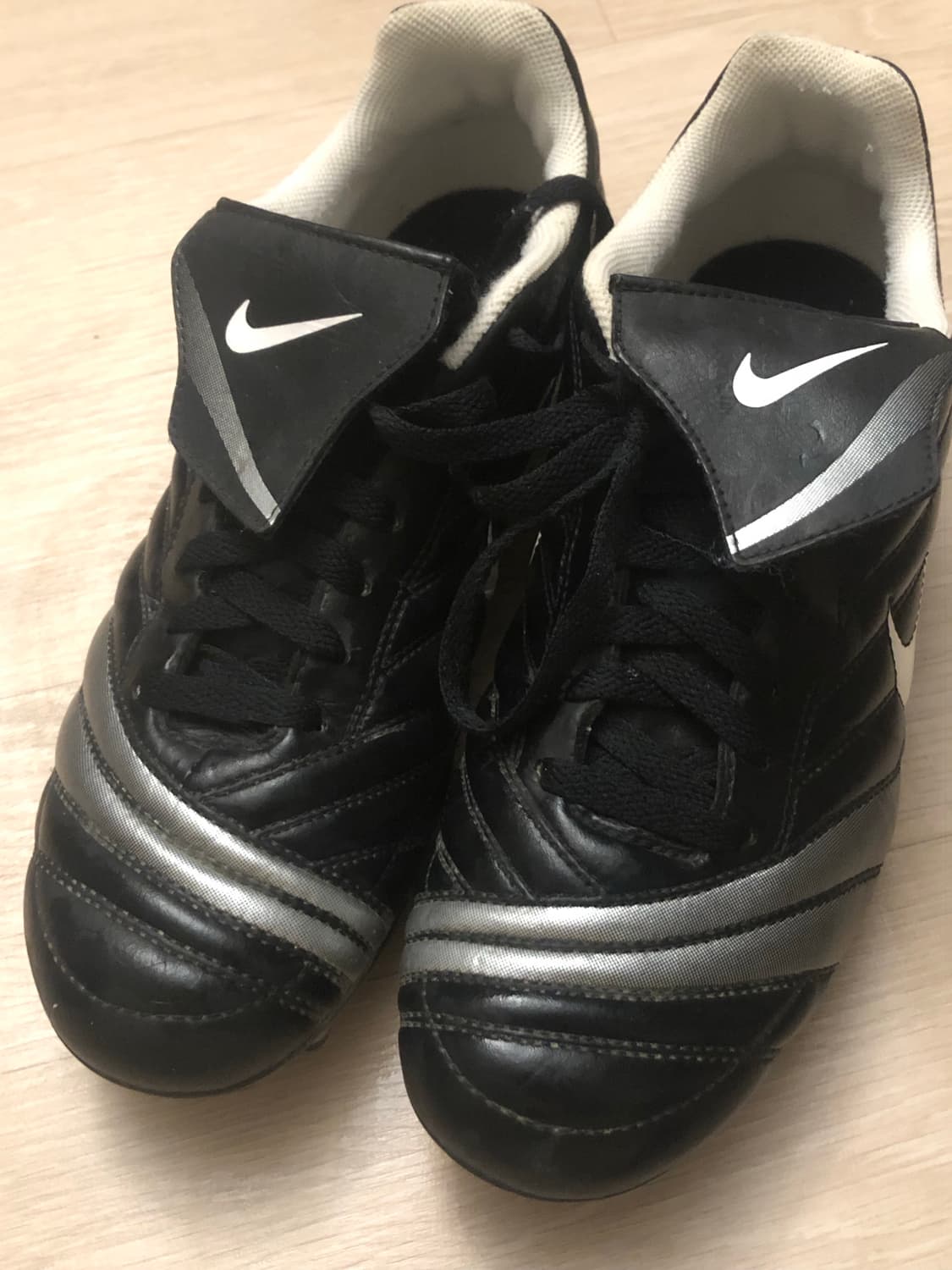 나이키 축구화 블랙/실버 270mm 상품이미지1