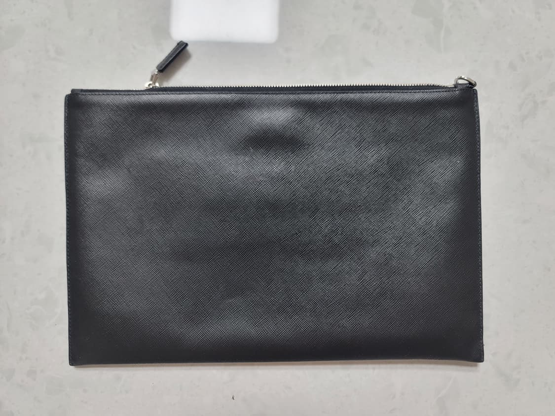 프라다 사피아노 이니셜 대형 클러치백 거의새것
 상품이미지2