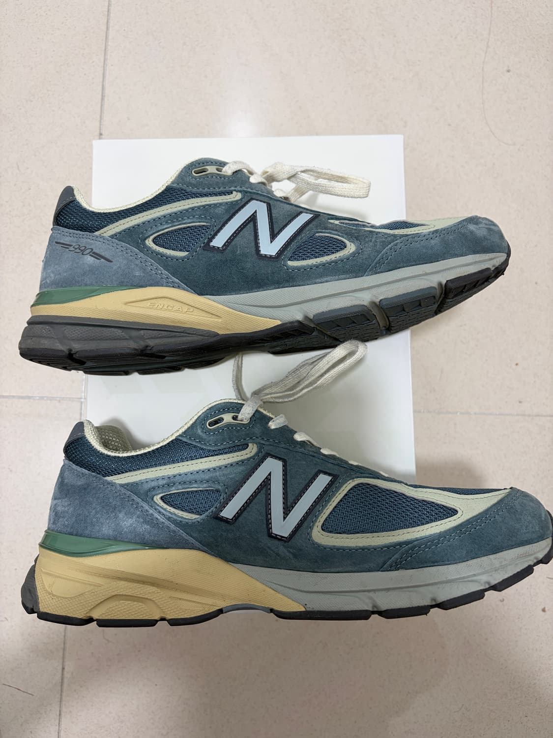 뉴발란스 x 오라리 990v4 메이드 인 USA 트루퍼 285 상품이미지4