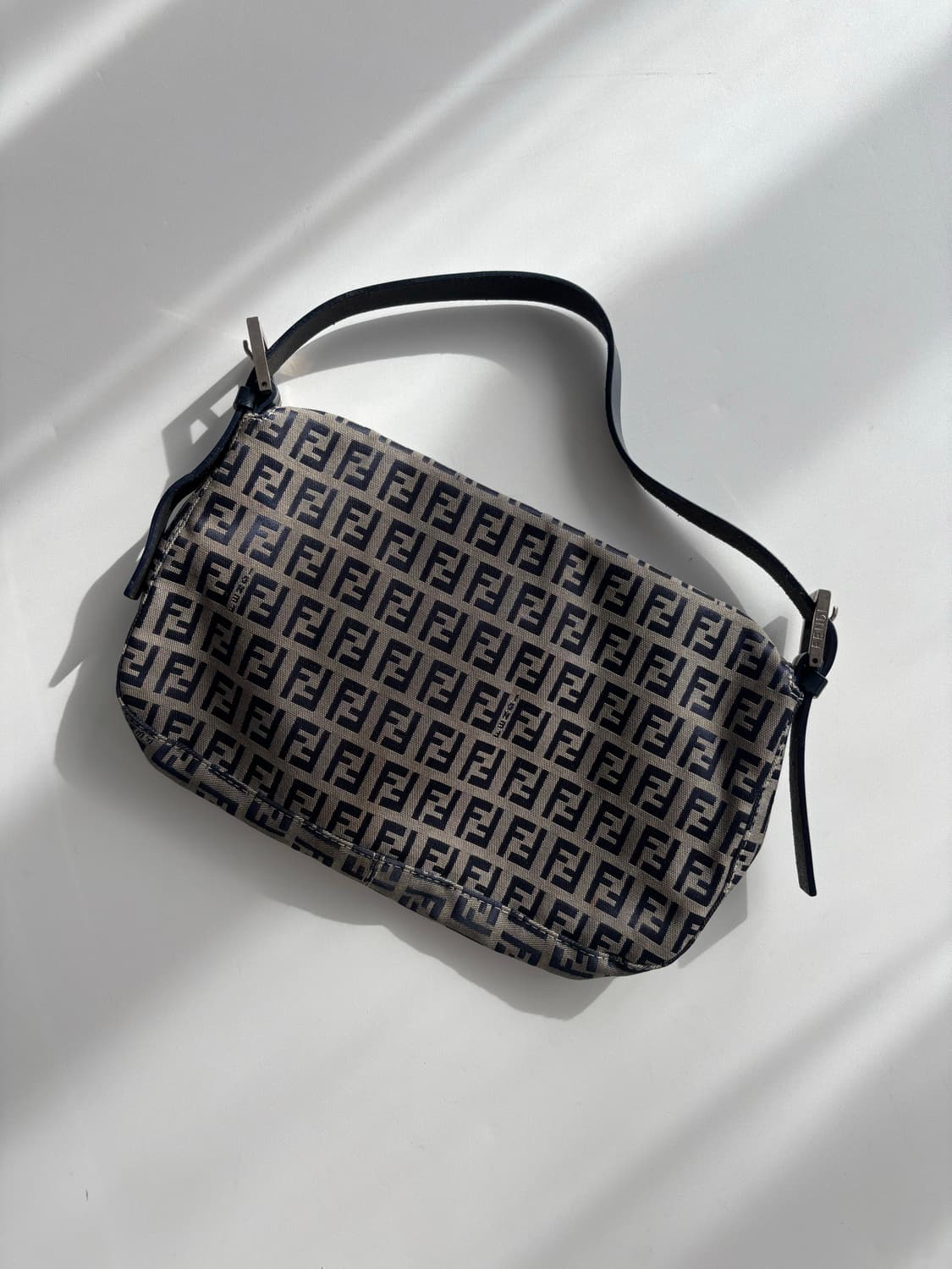 Fendi 펜디 주카패턴 바게트 백 상품이미지2