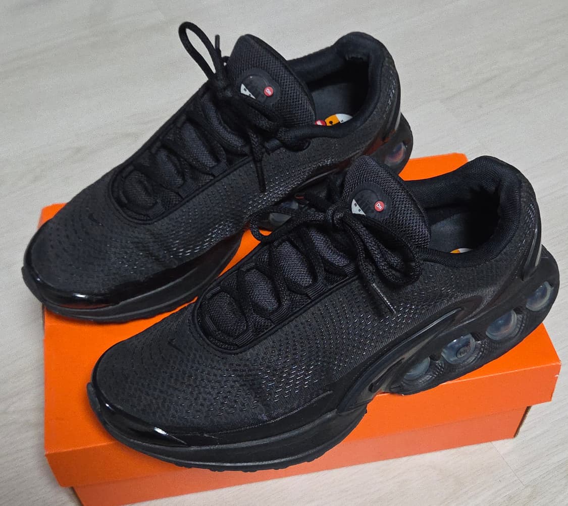 나이키 에어 맥스 Dn 트리플 블랙  상품이미지1