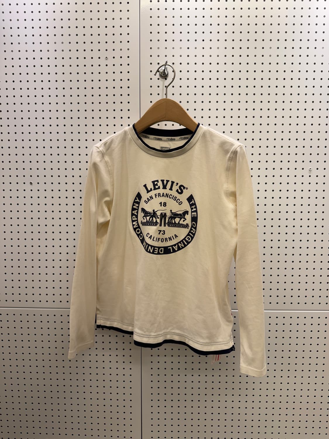 리바이스 원형 로고 롱슬리브 티셔츠 U1571 상품이미지2