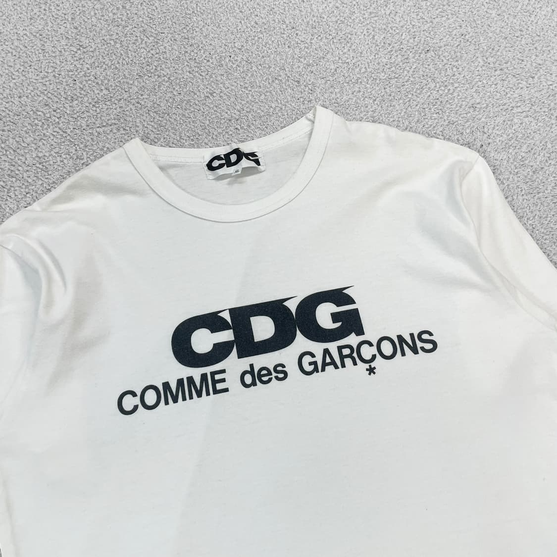 CDG 꼼데가르송 cdg로고 반팔티 화이트 상품이미지2