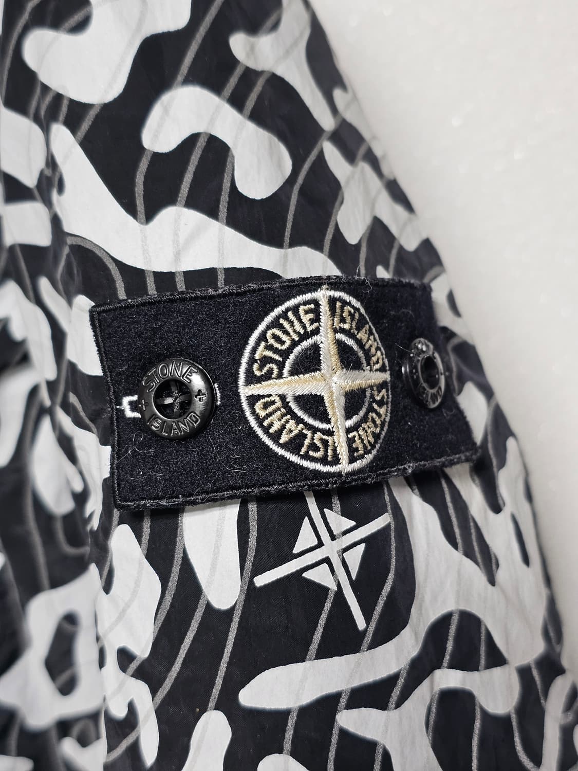 스톤아일랜드 주니어 리플렉티브 패딩 12Y 상품이미지5