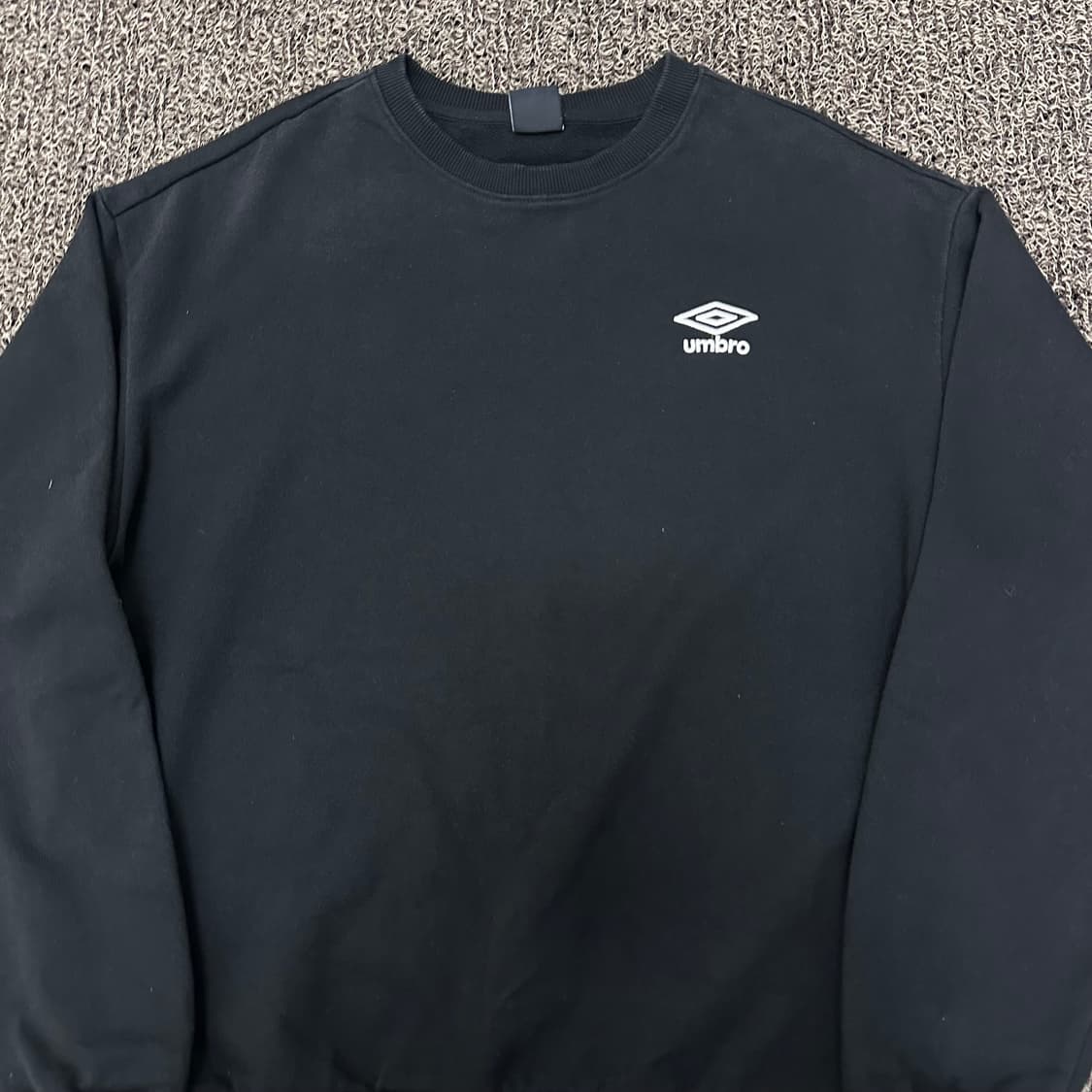 엄브로 맨투맨 블랙 95(M) 상품이미지2