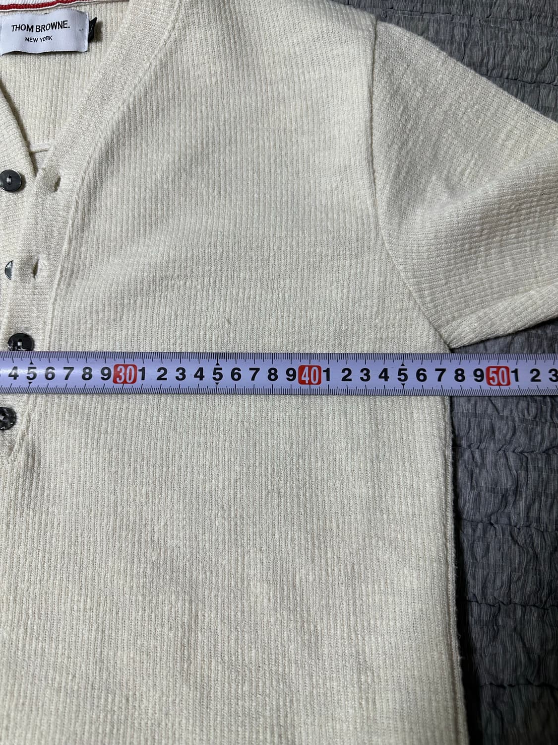 톰브라운 아이보리 삼선 완장 가디건 상품이미지7