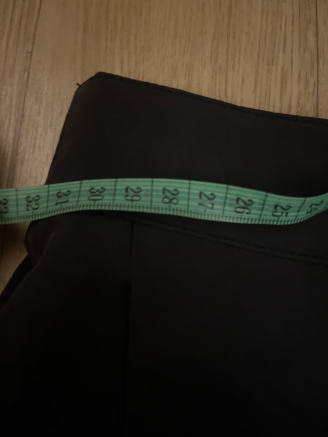 샵 아모멘토 우먼 나일론 블랙 버뮤다 팬츠 상품이미지4