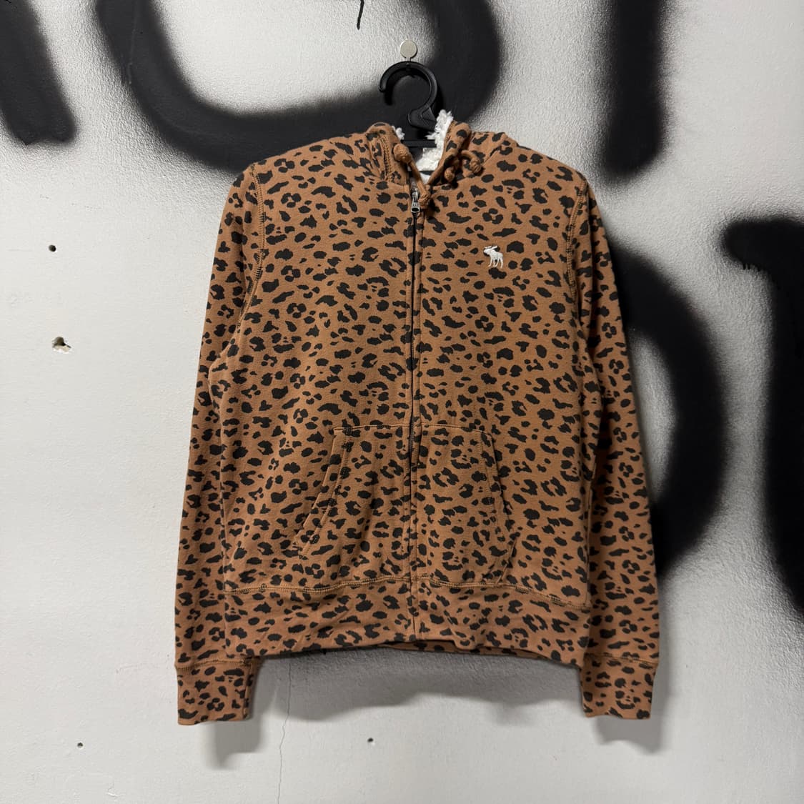 아베크롬비 앤 피치 레오파드 풀 패턴 원 포인트 쉐르파 집업 후디 상품이미지1