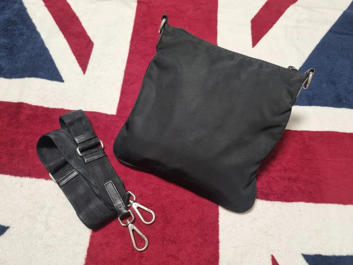 프라다 나일론 크로스백 상품이미지2