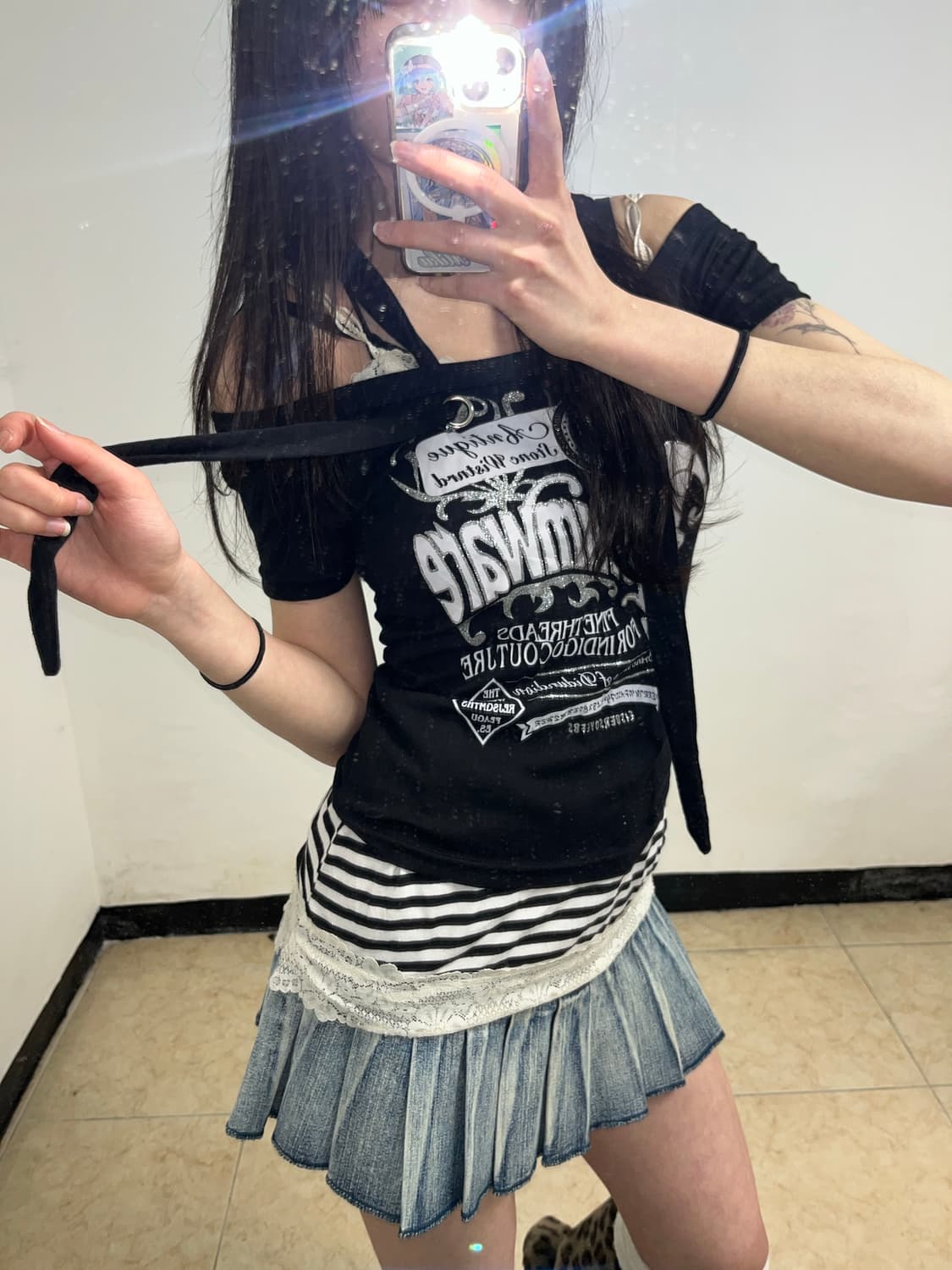 펑크 오프숄더 레터링 스트랩 디테일 티셔츠 상품이미지6