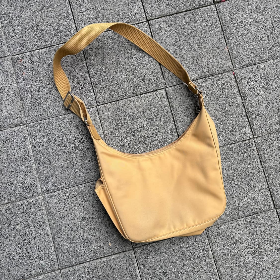 롱샴 베이지 호보 백 상품이미지7