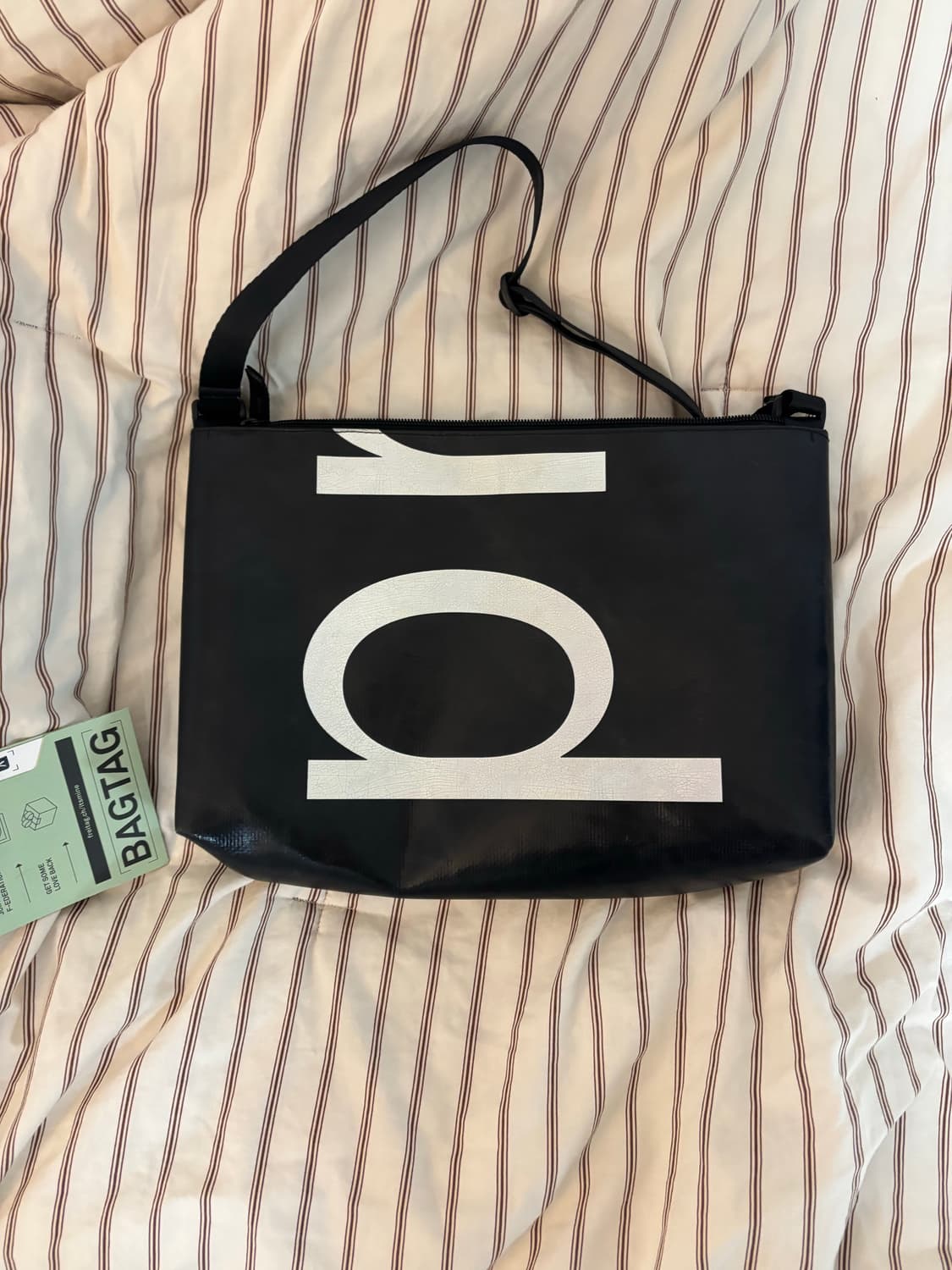 프라이탁 루 LOU 블랙 앤 화이트 상품이미지2