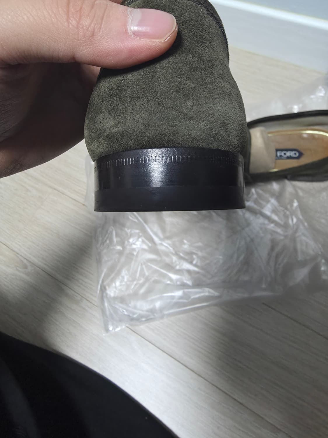 톰포드 체인로퍼 카키브라운 8 상품이미지3