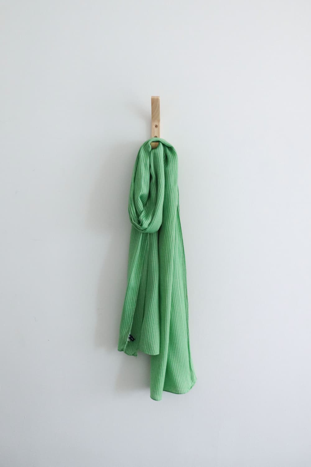 Gap stripe muffler (착용컷) 상품이미지1