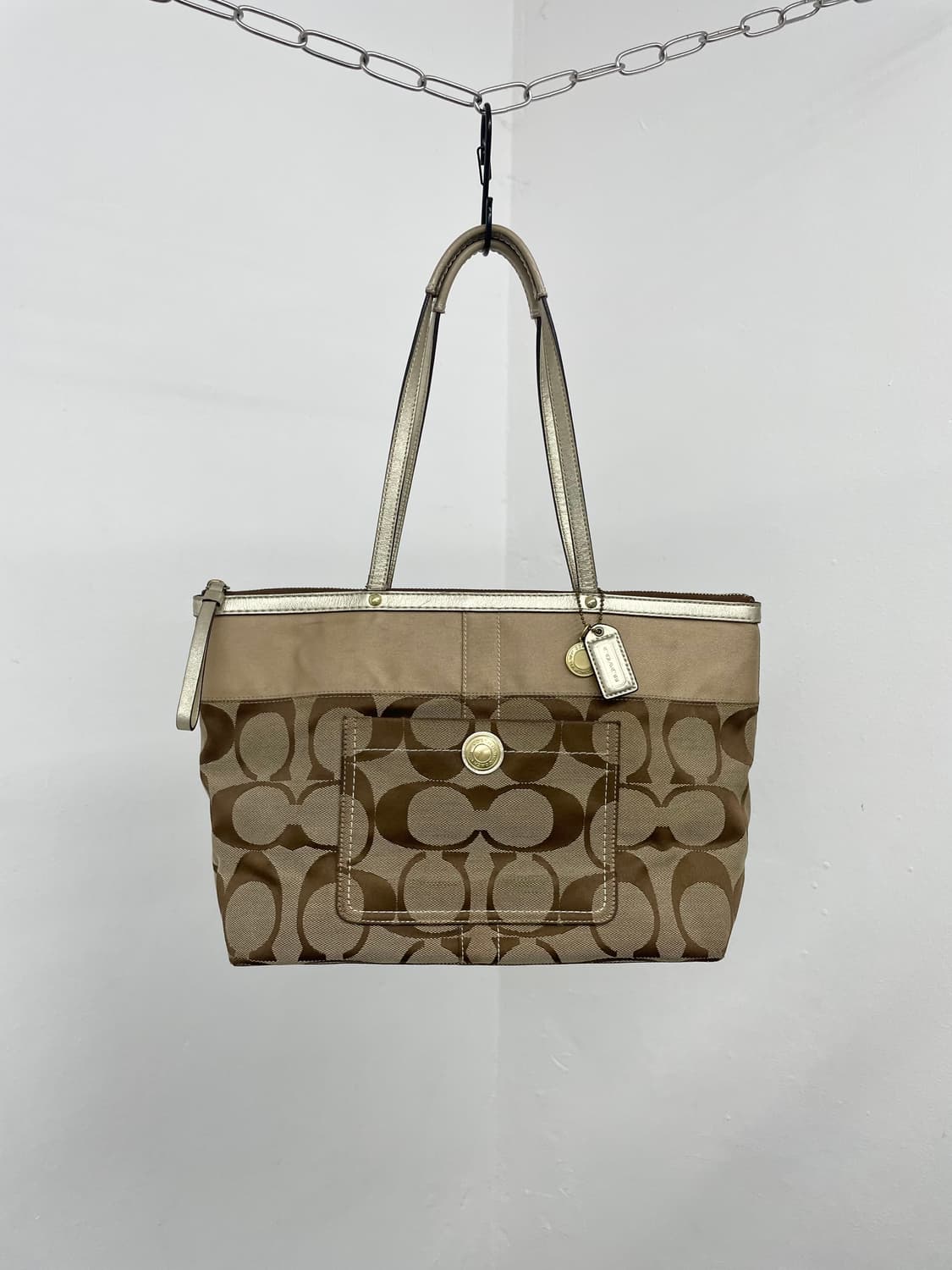 코치 시그니처 자카드 숄더백  상품이미지1