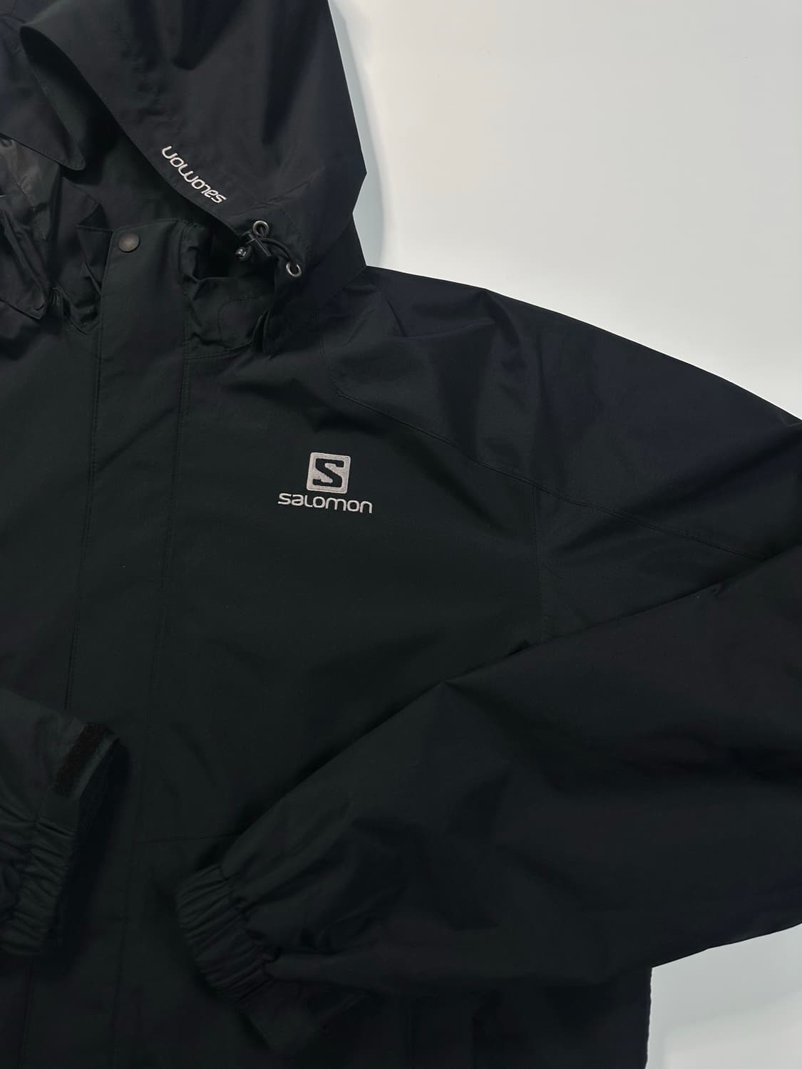 살로몬 구형로고 블랙 바람막이 자켓 상품이미지3