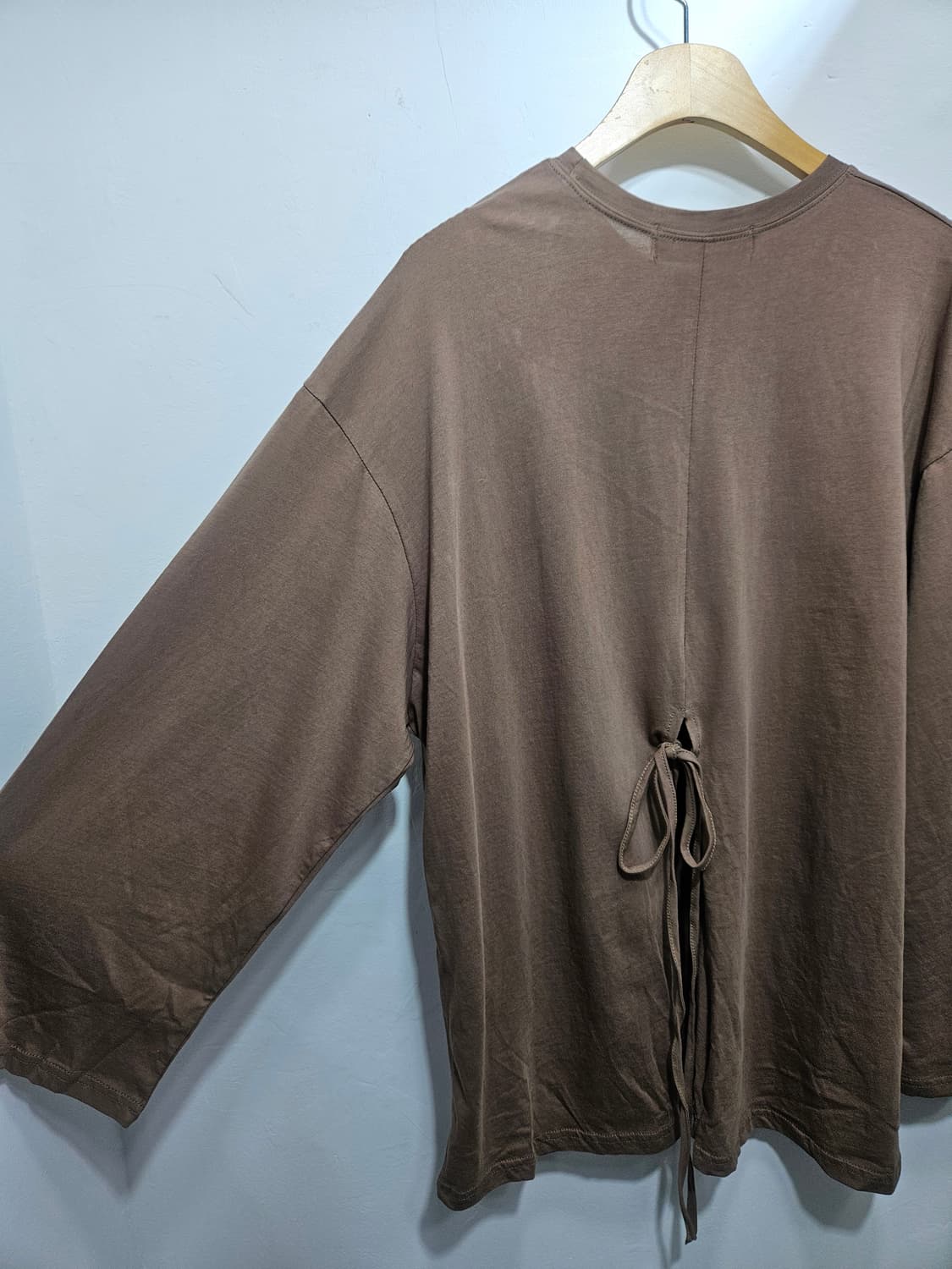 뒷트임 끈조절 긴팔 티셔츠 상품이미지10