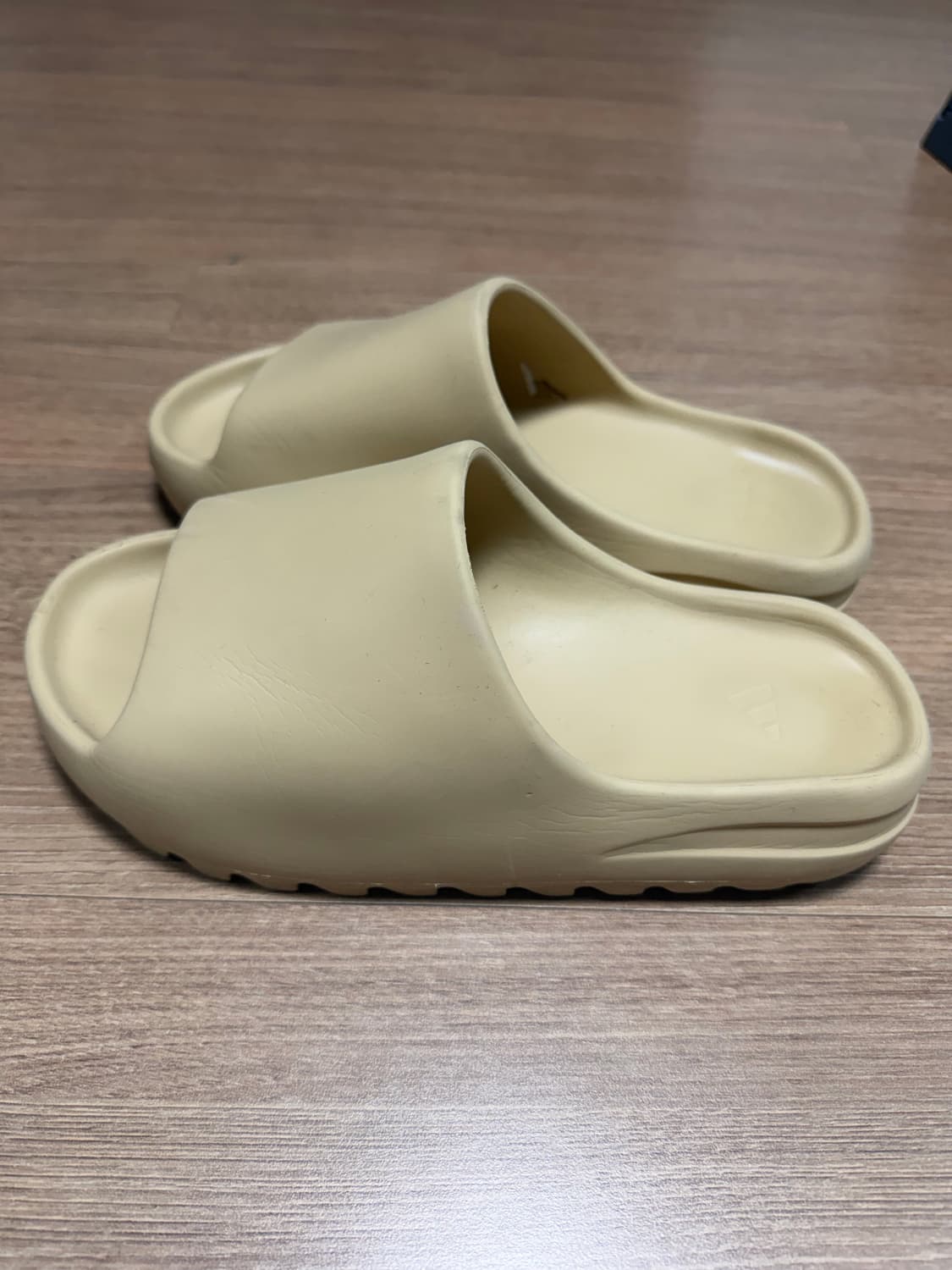 [9] 아디다스 이지 슬라이드 데저트 샌드 상품이미지3