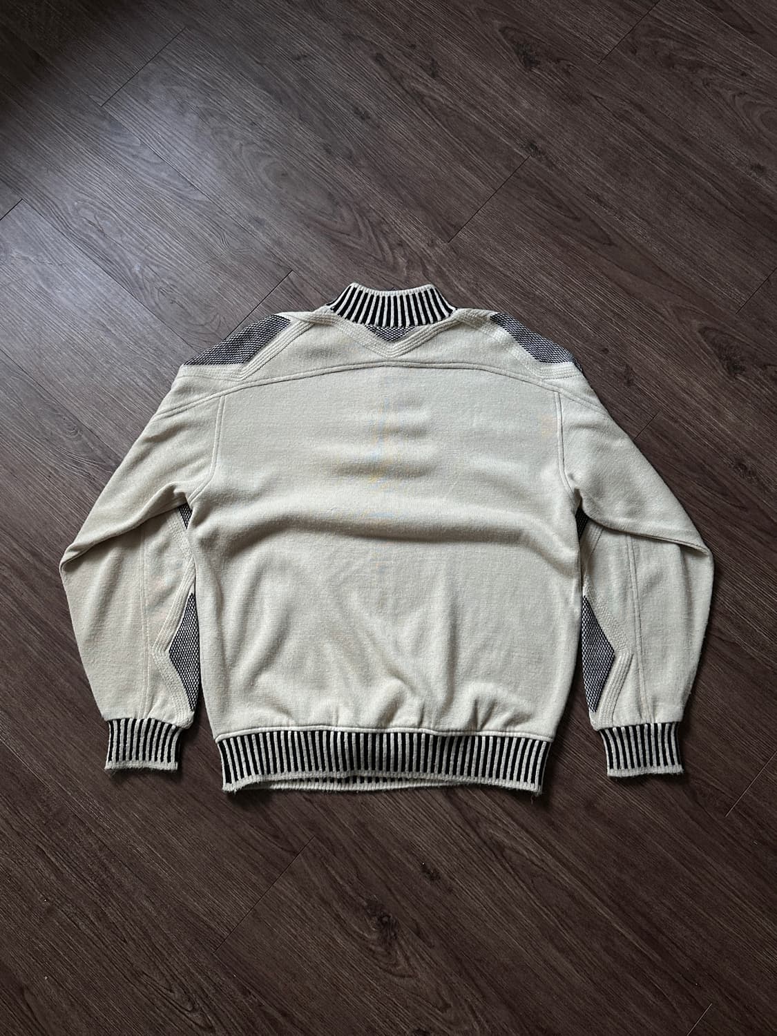 Gellaneurope 콘트라스트 하프 집업 니트 상품이미지9