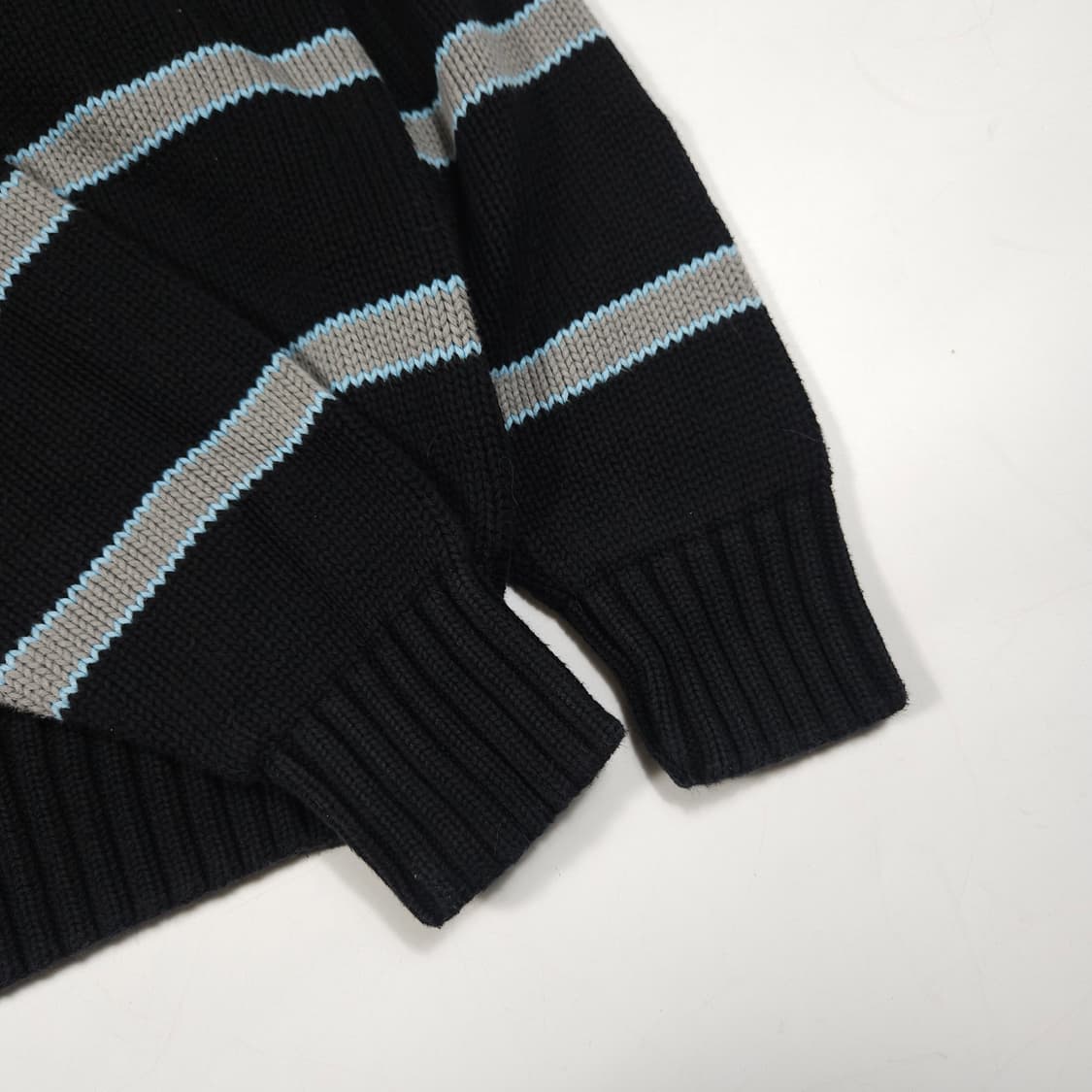 디스이즈네버뎃 단가라 니트 상품이미지4