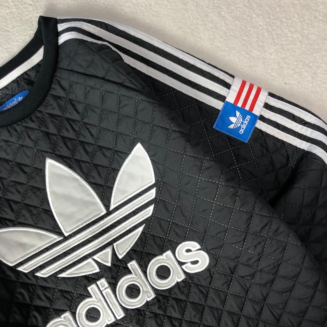 아디다스 리타오라 퀄팅 맨투맨 상품이미지4