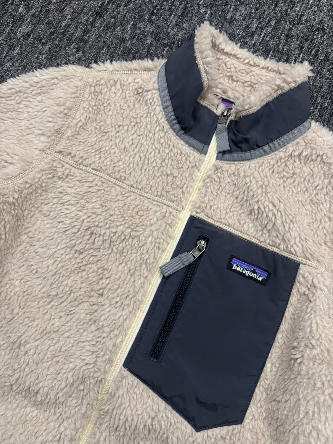 파타고니아 여성 클래식 레트로 X 플리스 자켓 상품이미지4