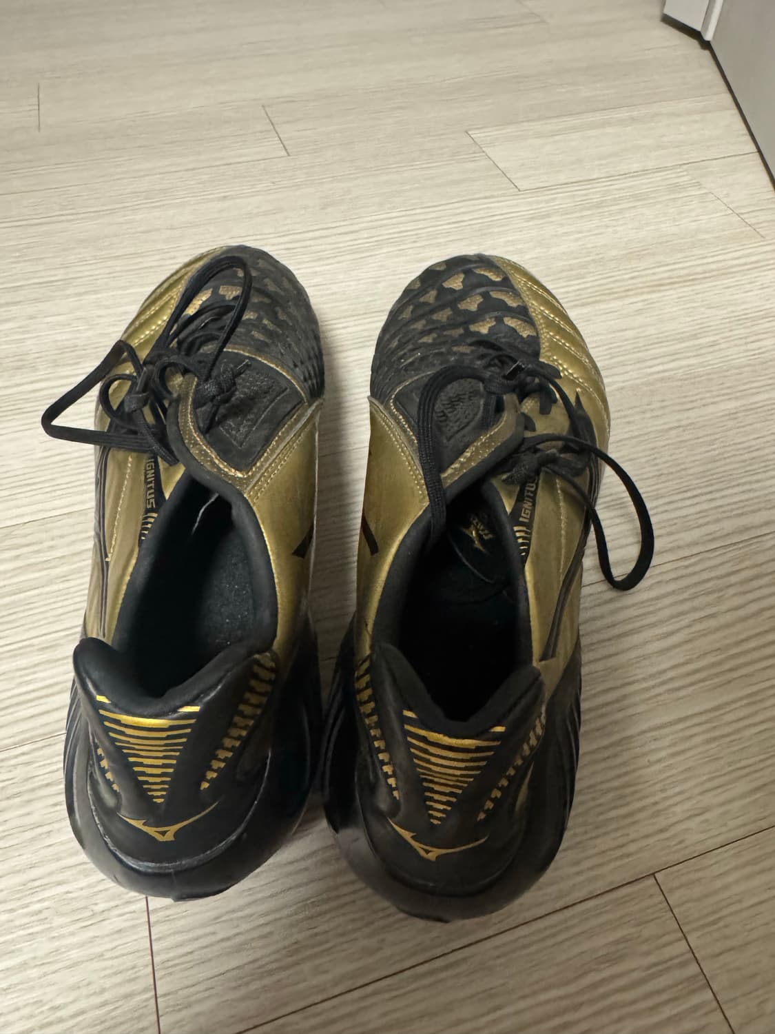 미즈노 축구화 상품이미지2