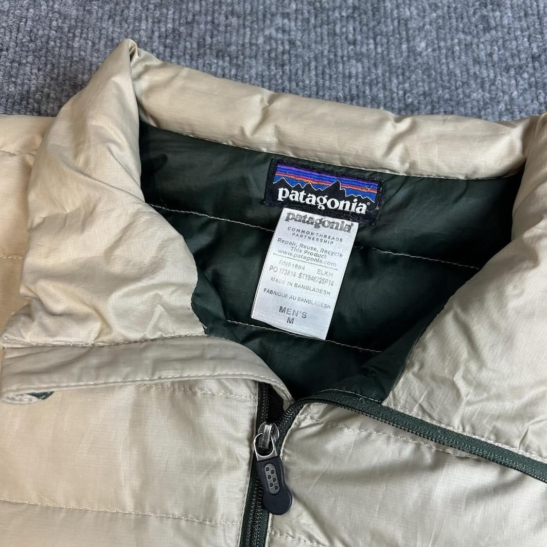 파타고니아 경량패딩 그레이 상품이미지2