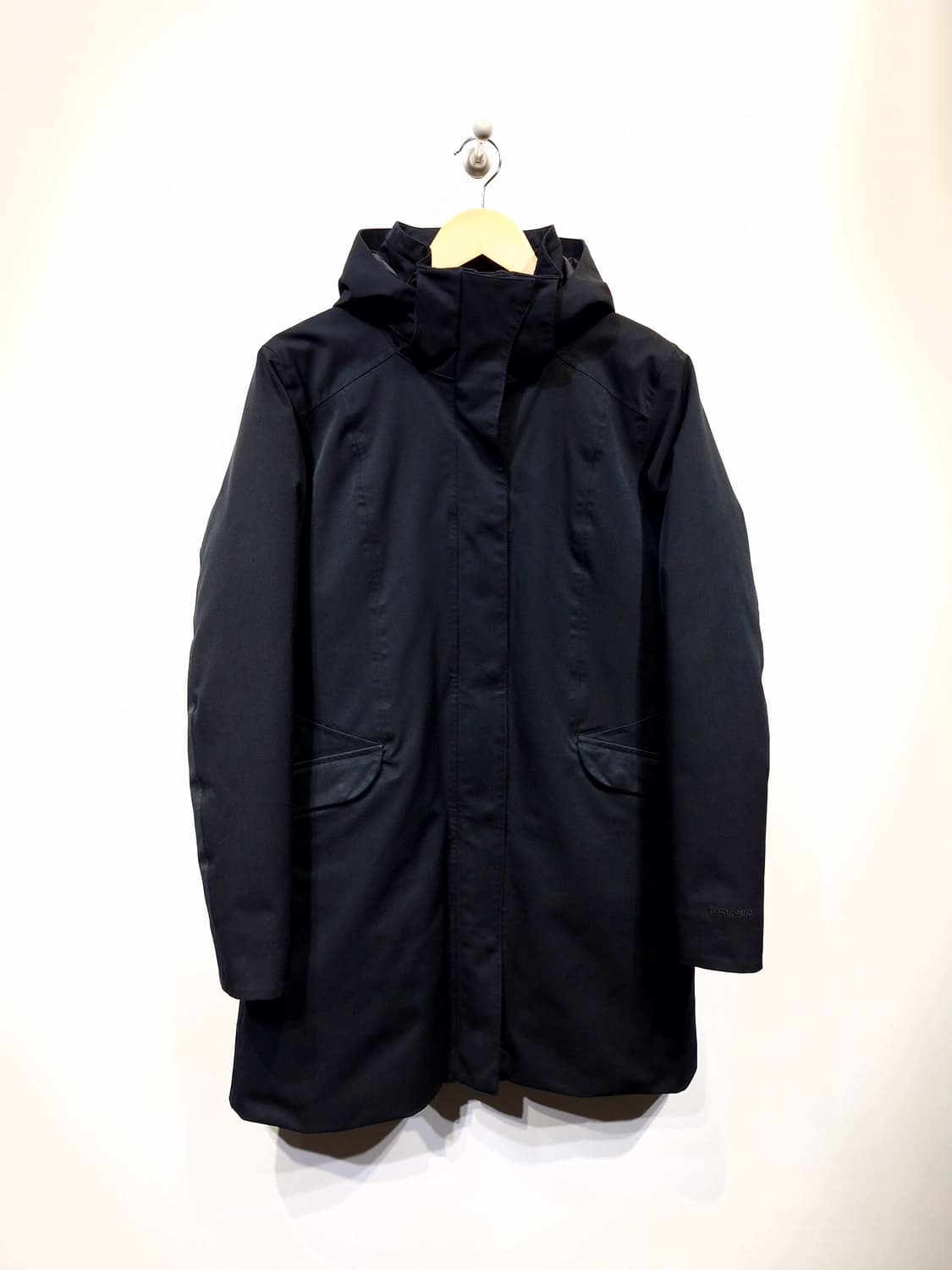 파타고니아(PATAGONIA) 롱 누빔 패딩 블랙 상품이미지1