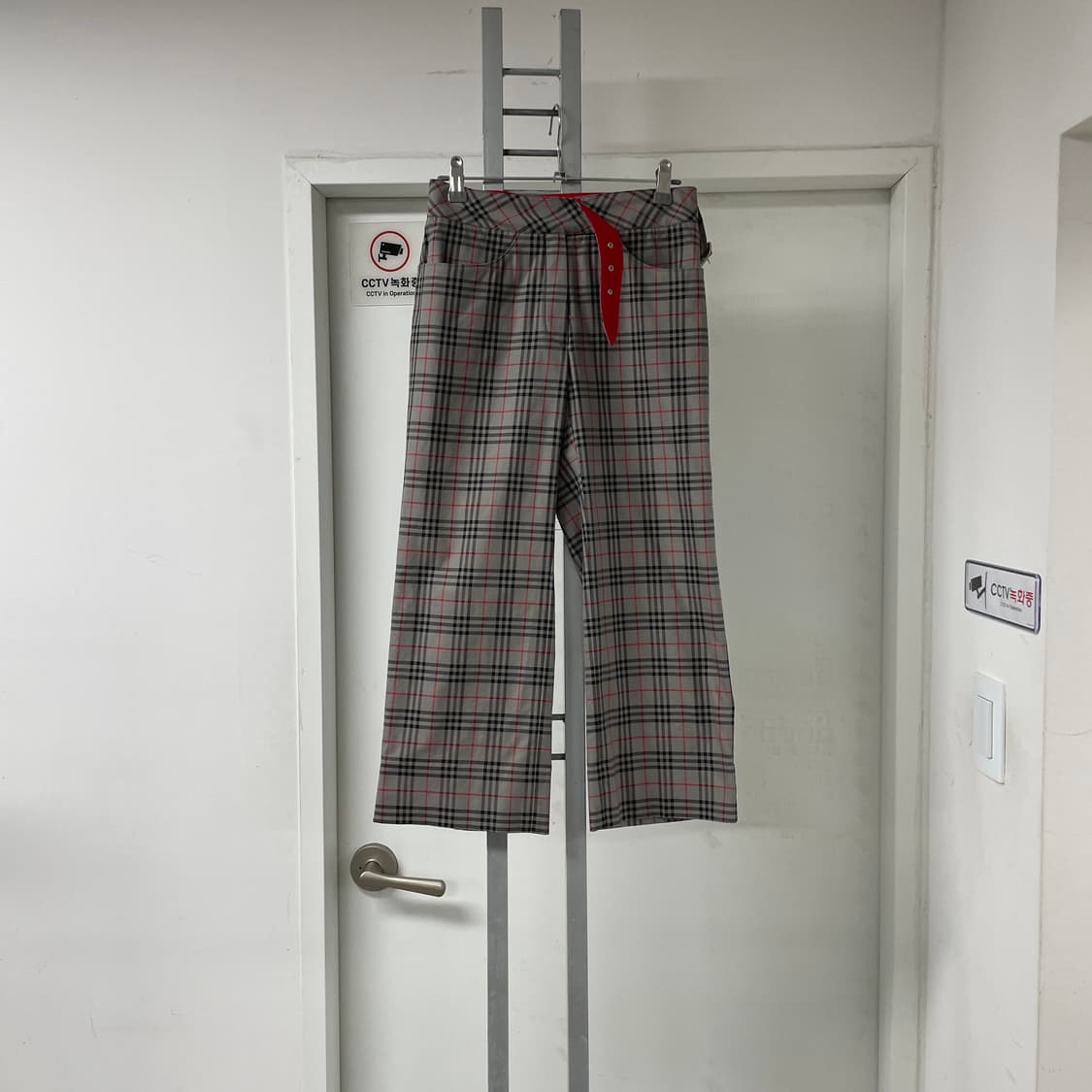 버버리 노바 그레이 팬츠 6(W) 상품이미지1