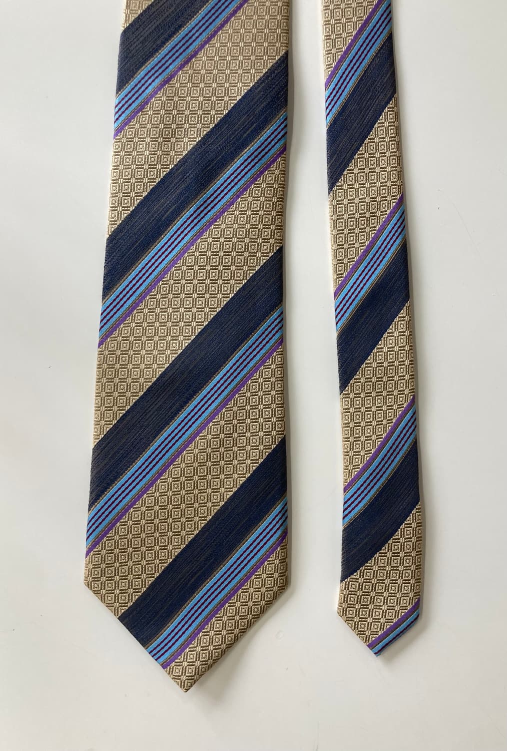 아쿠아스큐텀 넥타이 상품이미지1