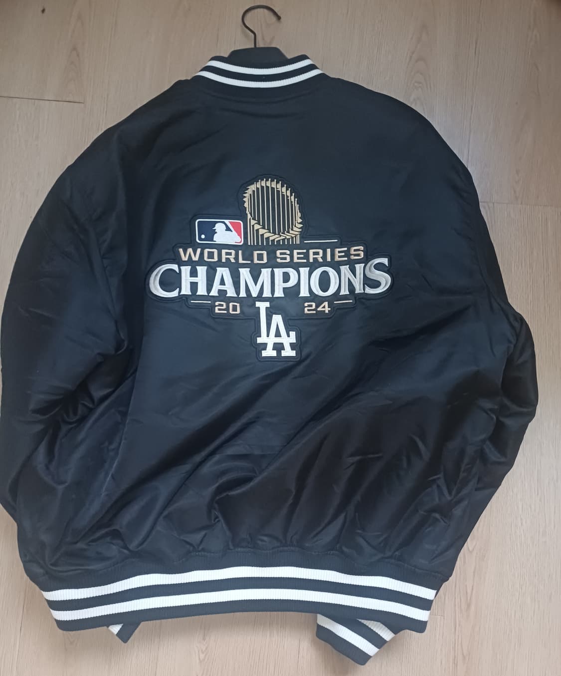 뉴에라 la 다저스 한정판 우승 자켓 블랙 XL 새상품 오타니 (원하는  상품이미지2