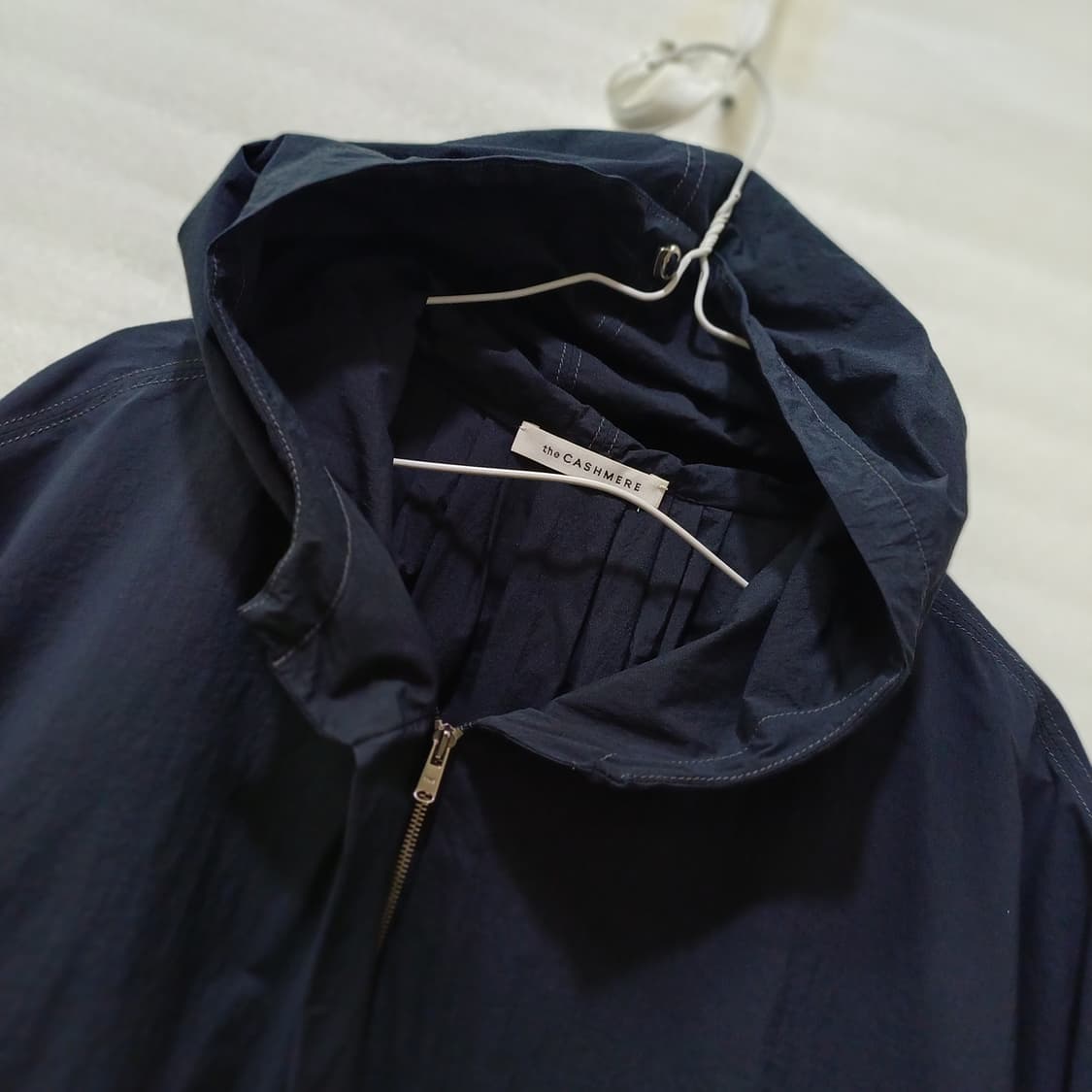 한섬 더캐시미어 오버루즈 후드 바람막이 자켓 여성 큐티 경량 사랑봉봉 상품이미지4