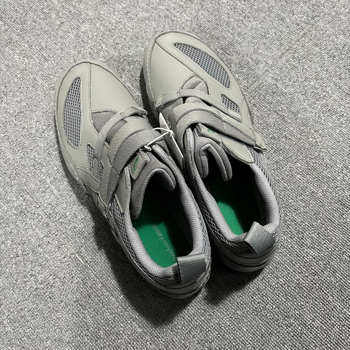 아식스 x 이세이미야케 하이퍼테이핑 그레이 상품이미지3