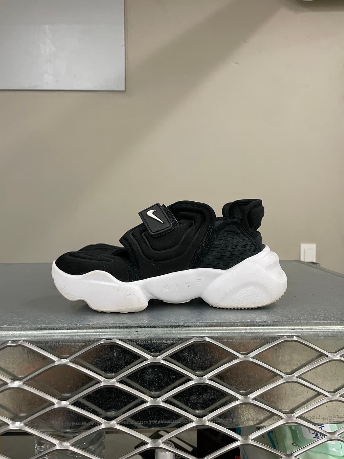 나이키 아쿠아 리프트 블랙 235 (gr-4421) 상품이미지1