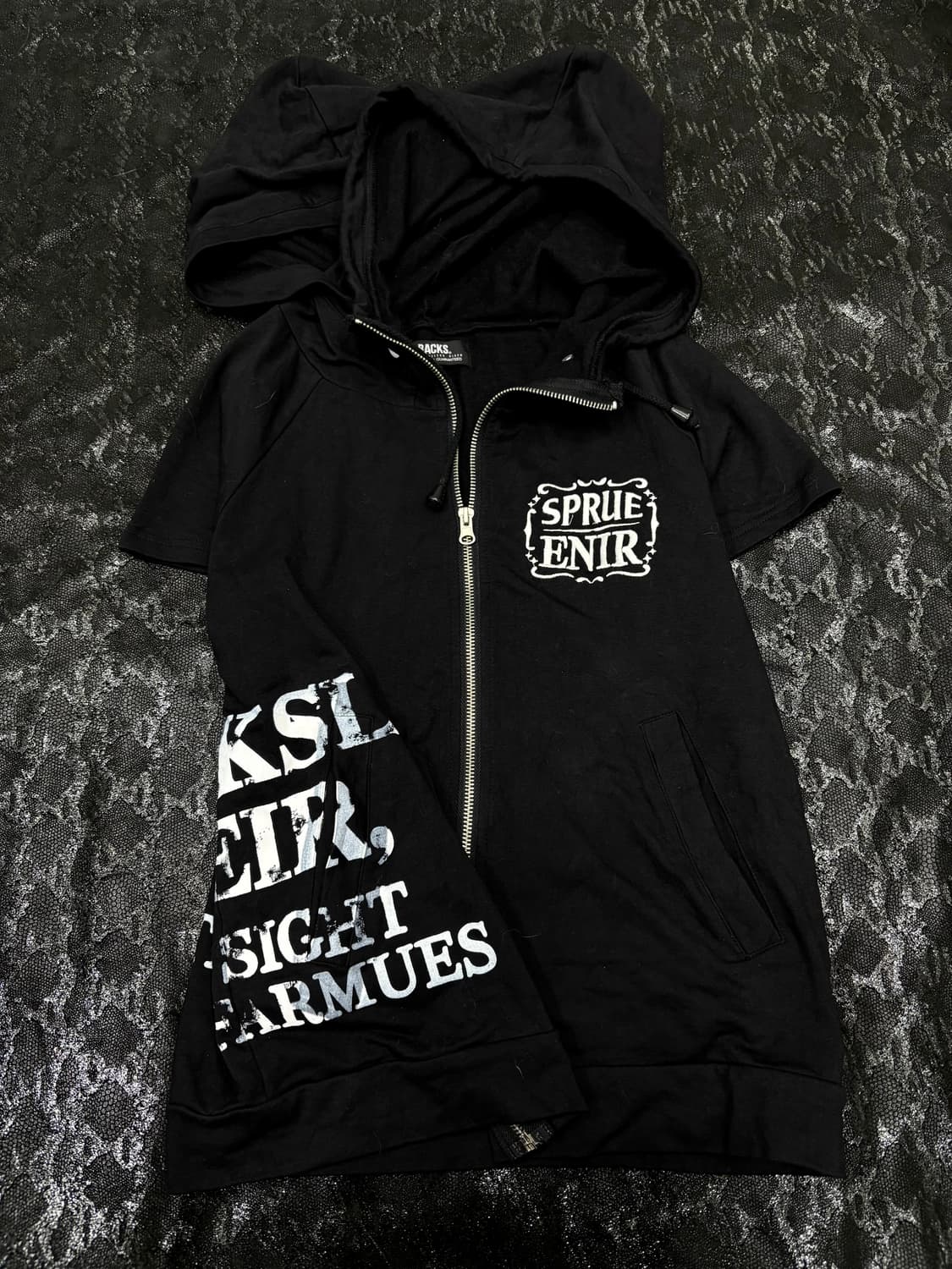 “BACKS” Double Hoodie Y2K Print Half Zip 상품이미지1