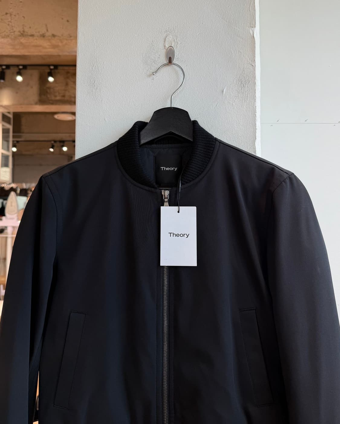 띠어리 블랙 구스다운 봄버 자켓  상품이미지3