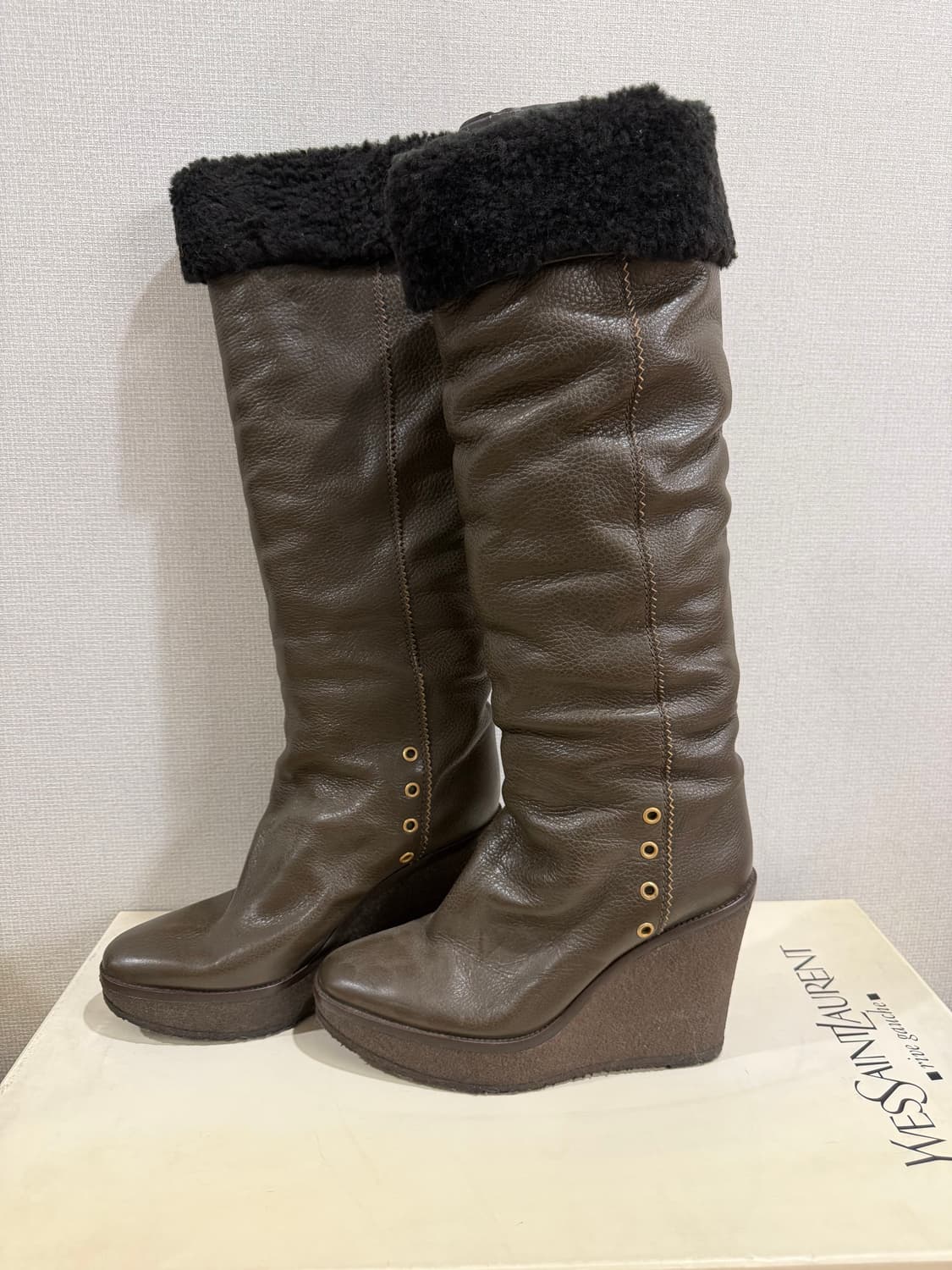 입생로랑 카키 레더 양털 롱부츠  상품이미지1