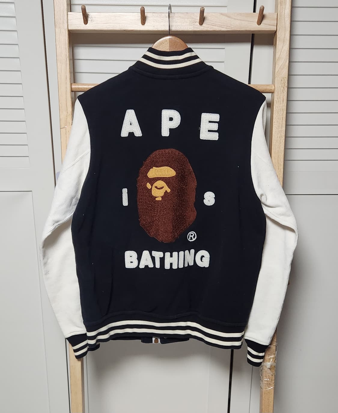 베이프 빅로고 바시티 자켓 상품이미지1