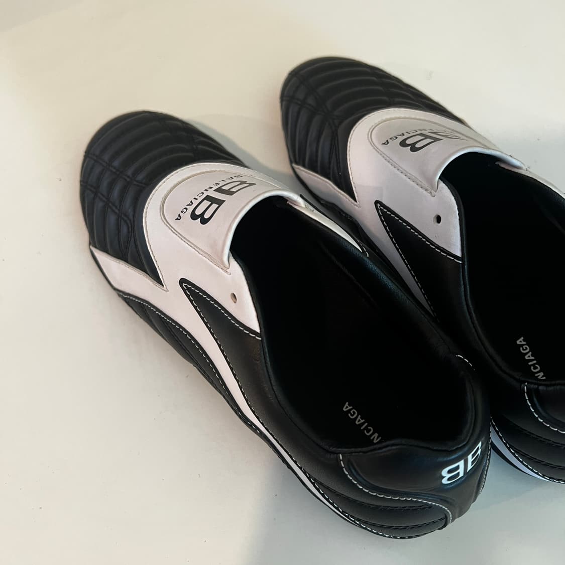 발렌시아가 젠 스니커즈 블랙&화이트 상품이미지4