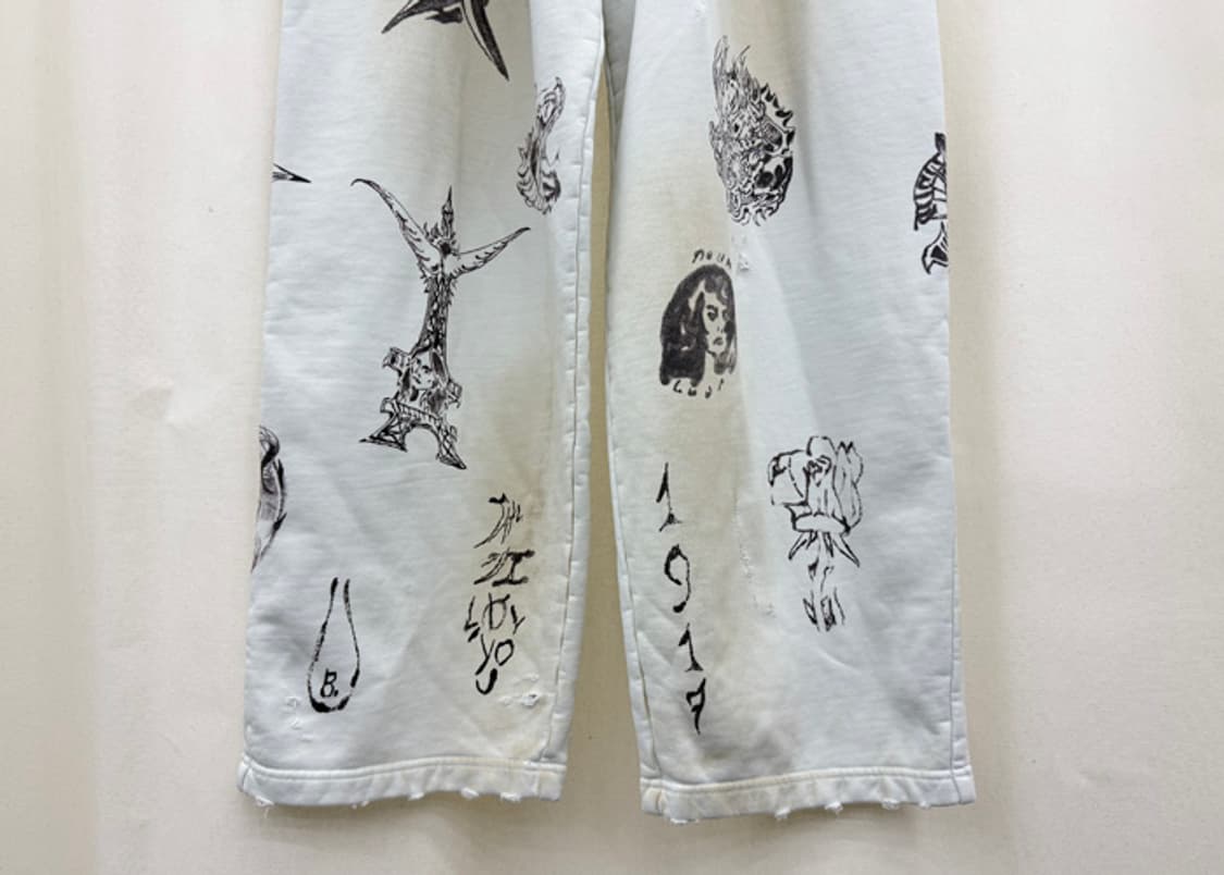 발렌시아가 24SS 타투 배기 스웻팬츠 상품이미지3