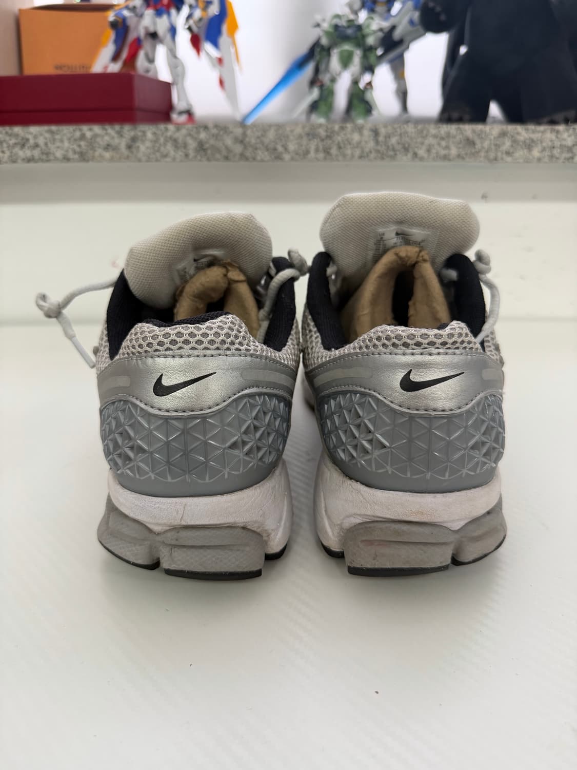 정품) 나이키 줌 보메로 5 운동화 260 상품이미지5