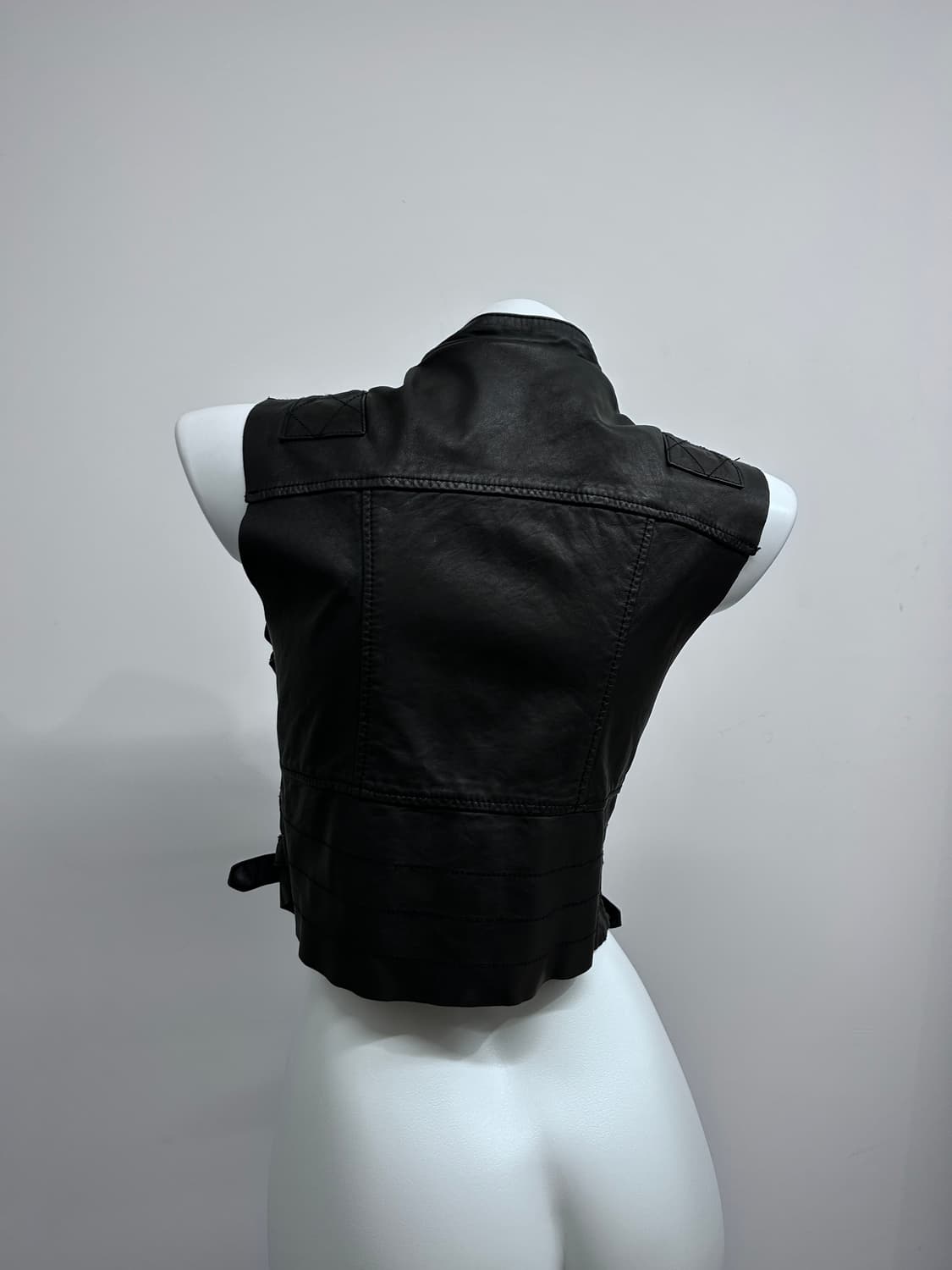 드레이프 비대칭 레더 베스트 상품이미지8