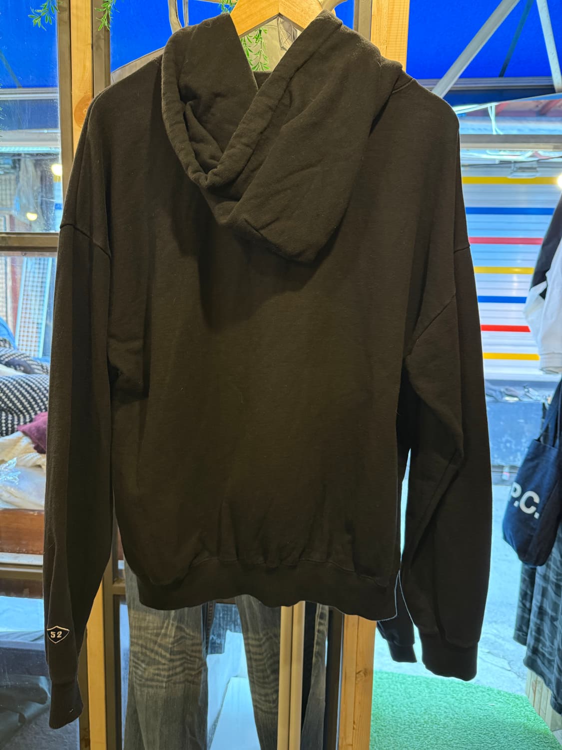 오아이오아이 부클로고 블랙 후드티 상품이미지4