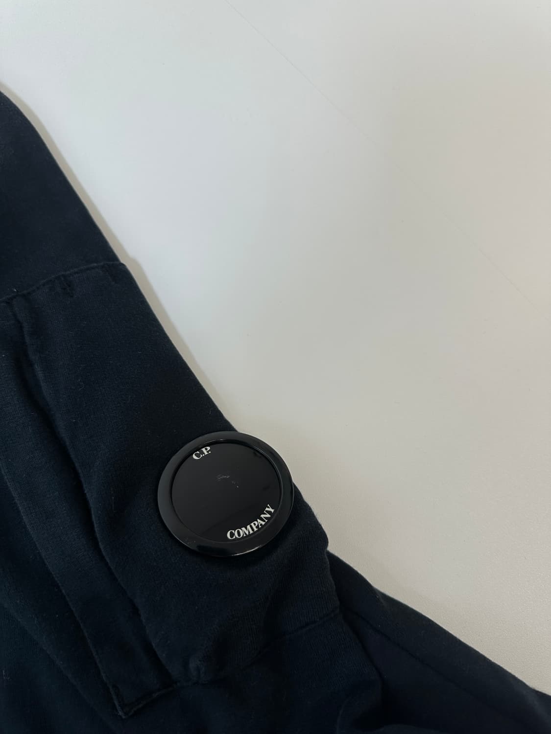 CP컴퍼니 와펜 크루넥 롱슬리브 M 블랙 상품이미지4