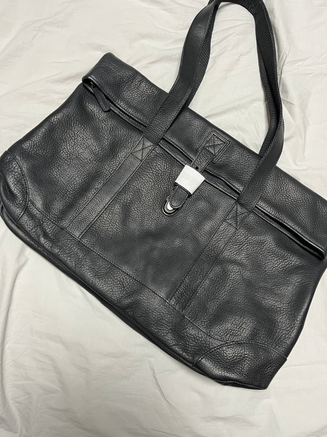 L.L.bean 엘엘빈 하드웨어 폴딩 레더 백 블랙 상품이미지1