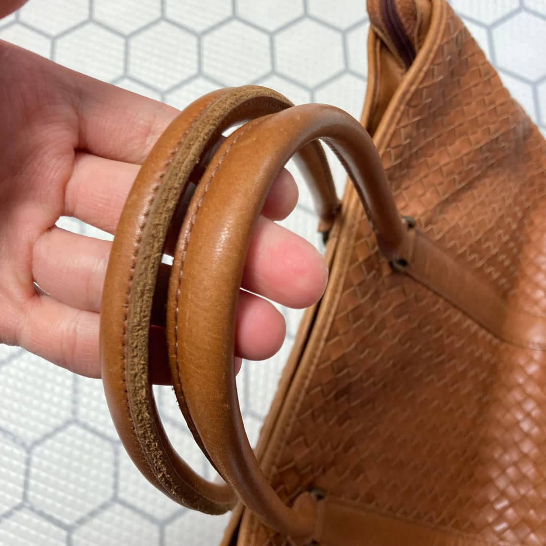 (os) 엘엘빈 우븐레더 토트백 브라운 필드앤타운 상품이미지3